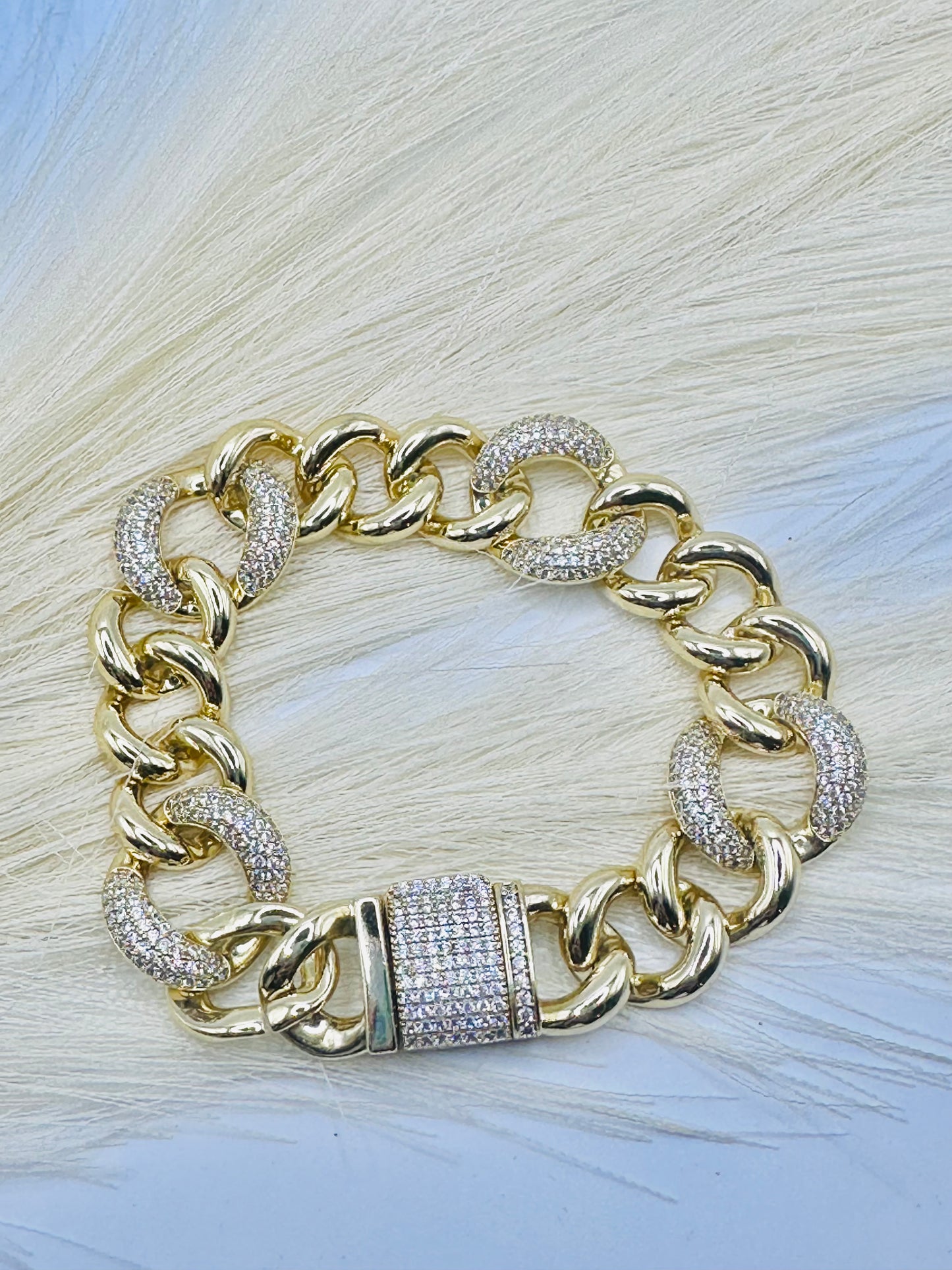 Pulsera Cubana Adimantada Broche Princesa 7inch | Laminado 14k