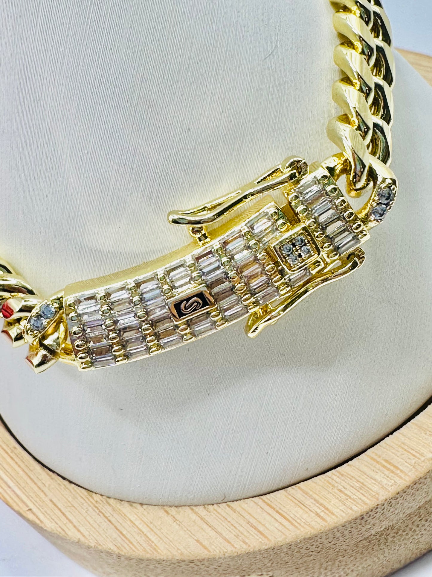 Baby Monaco Princess Brooch Real Glass 14k
