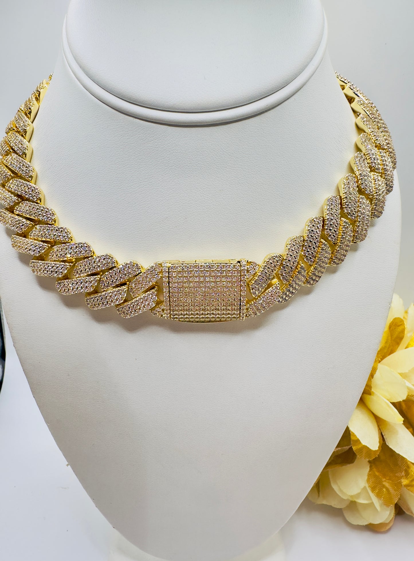 Monaco Glass Choker with Real Glass 16inch95.99