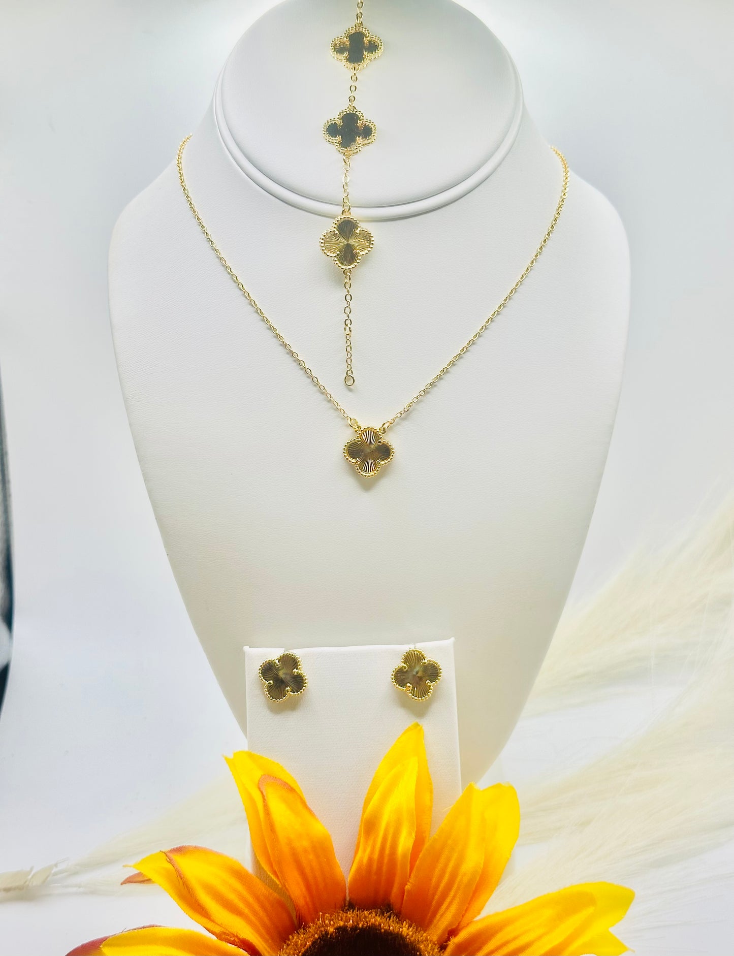 Golden Clover Set