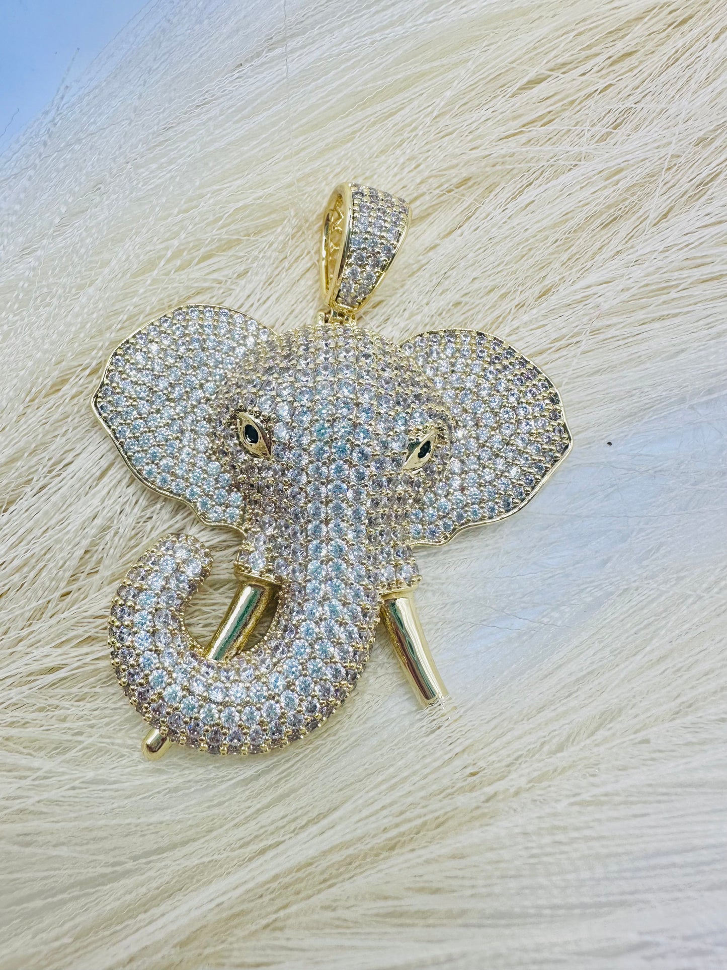 Elegant Large Top Trunk | 14k