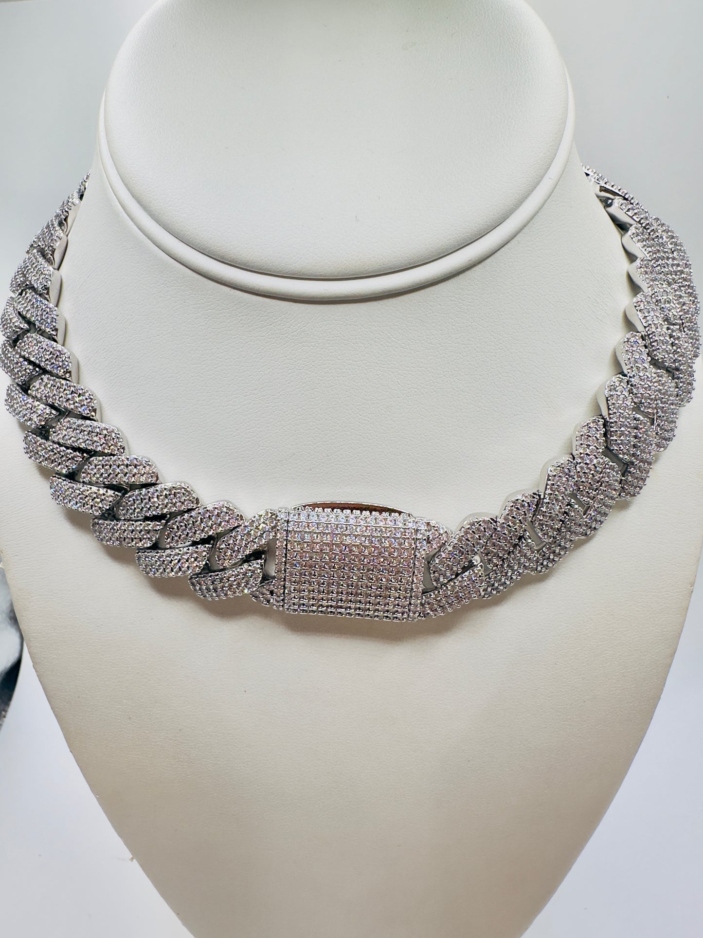 Monaco Glass Choker with Real Glass 16inch95.99