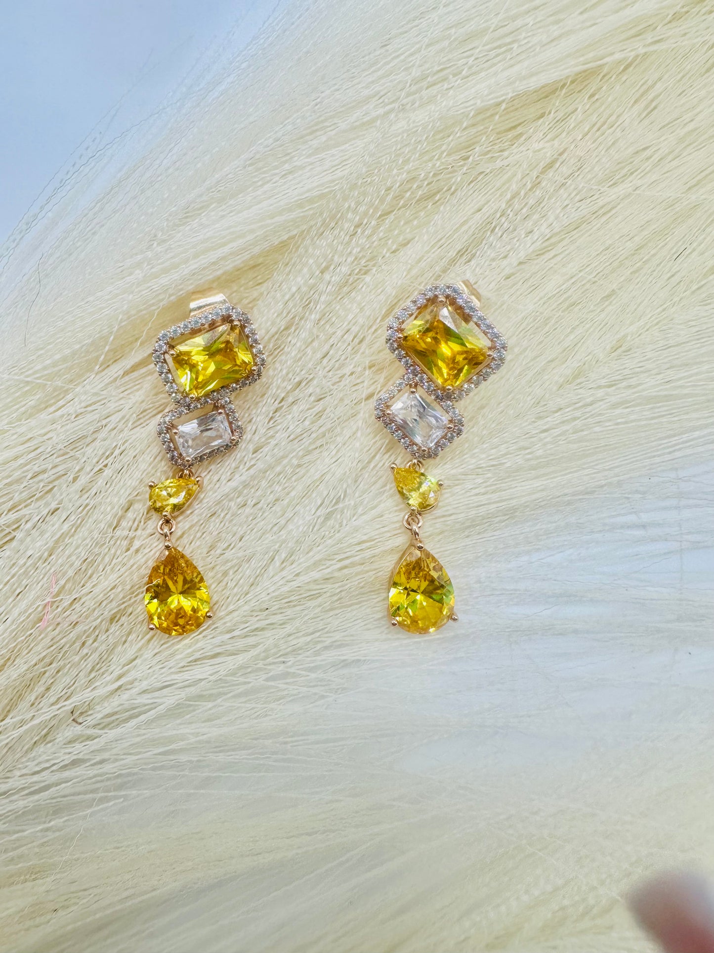 Sundrops in Crushed Glass | 14k Gold