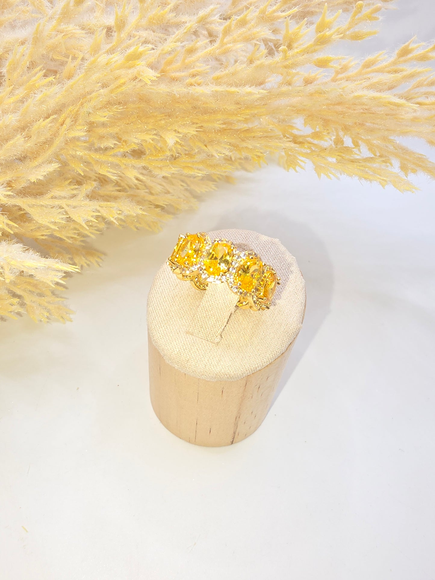 Anillo Anarillo de Vidrio Picado Real