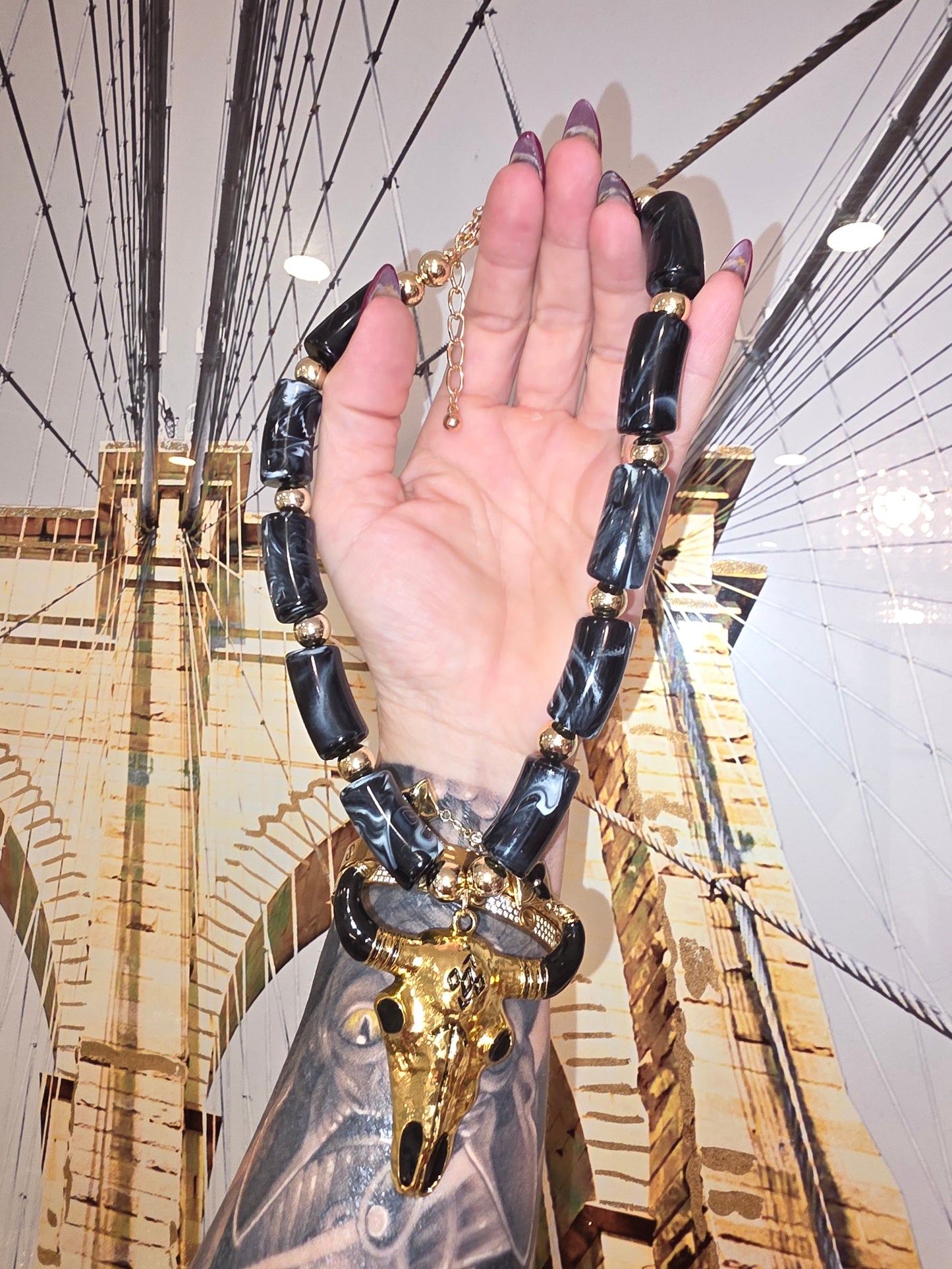 Gargantilla con extensión 18inch con Cabeza de Toro oscura