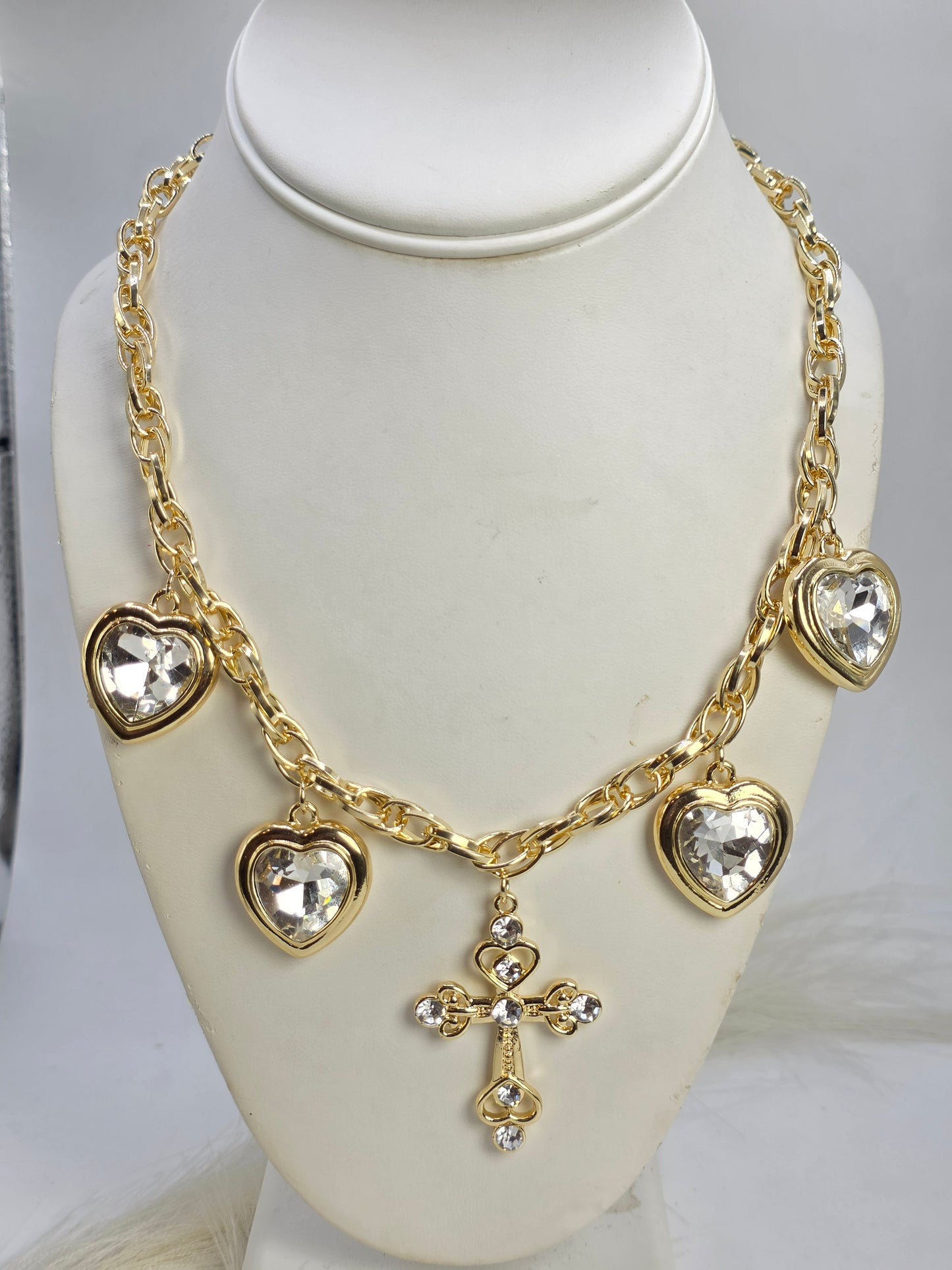 Gargantilla de Corazones Cleoptra