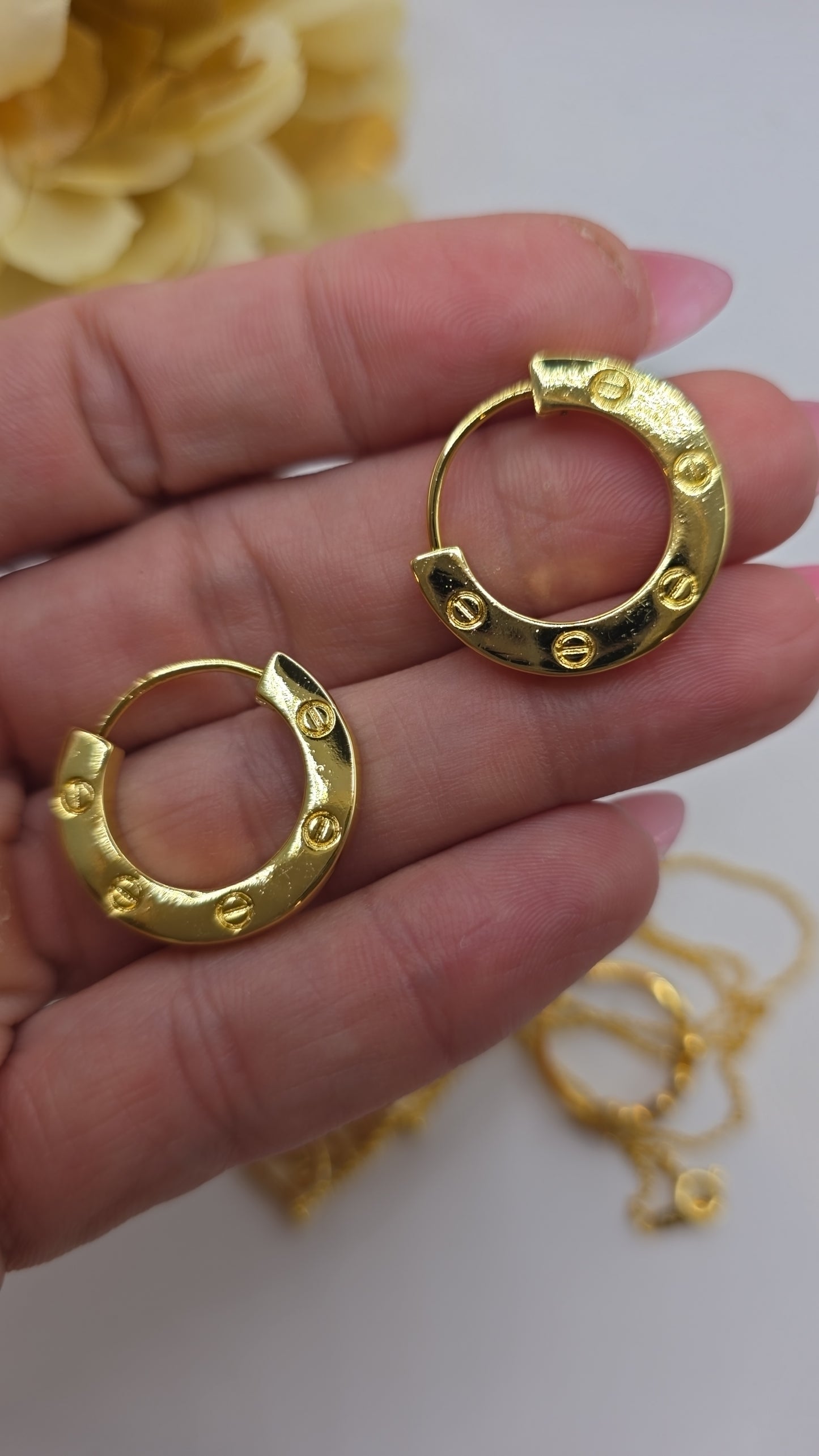 Aretes Cartier Medianos