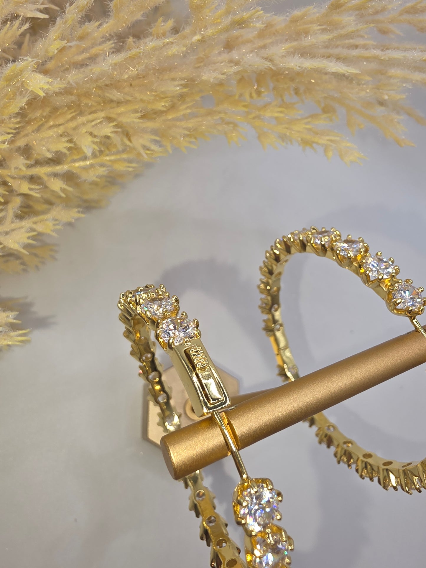 Argollas de 65mm Karol G en Vidrio Real Cierre de Seguridad