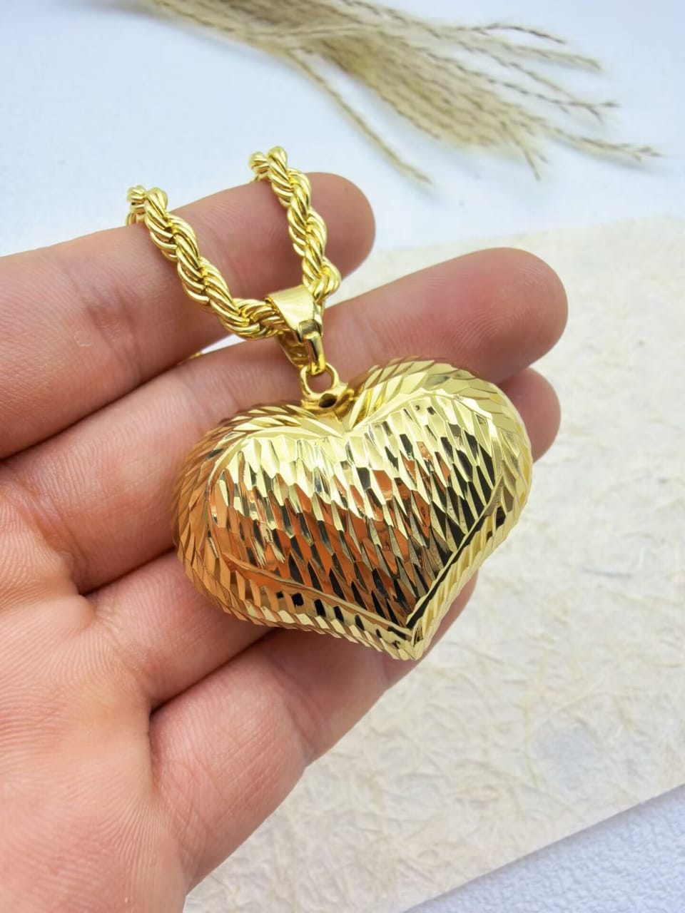 Cadenas que parecen oro real