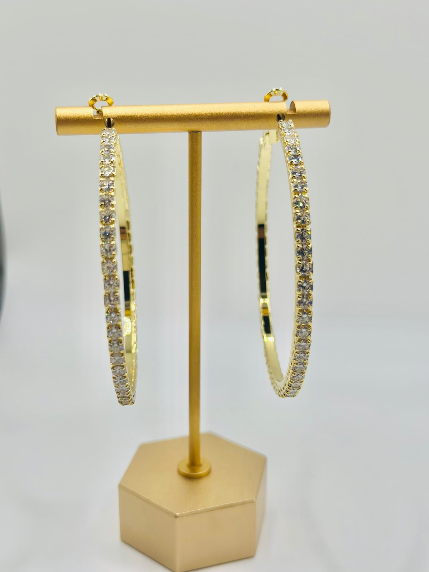 Aretes Karol G con Vidrio Real