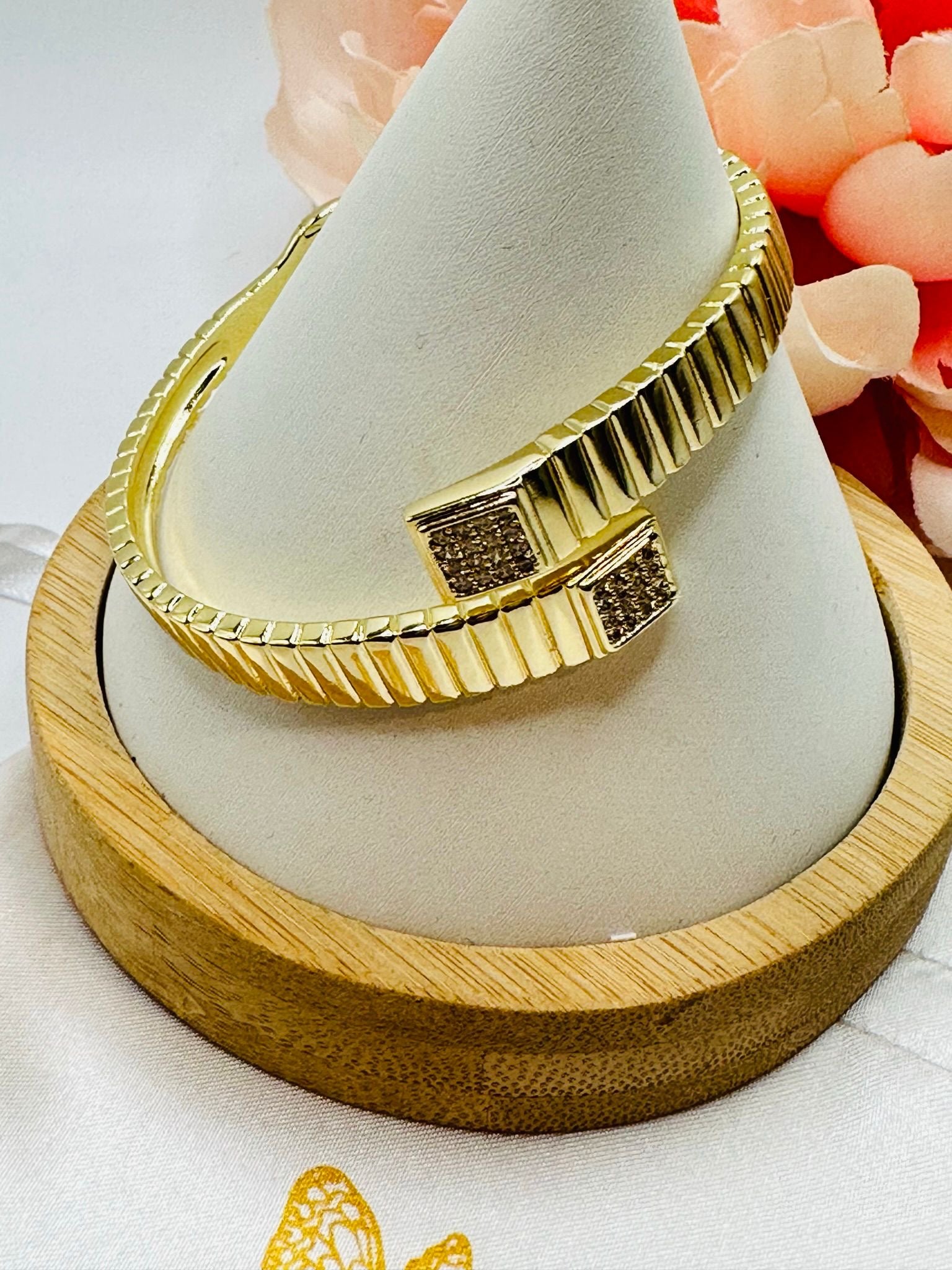 Cross bracelet