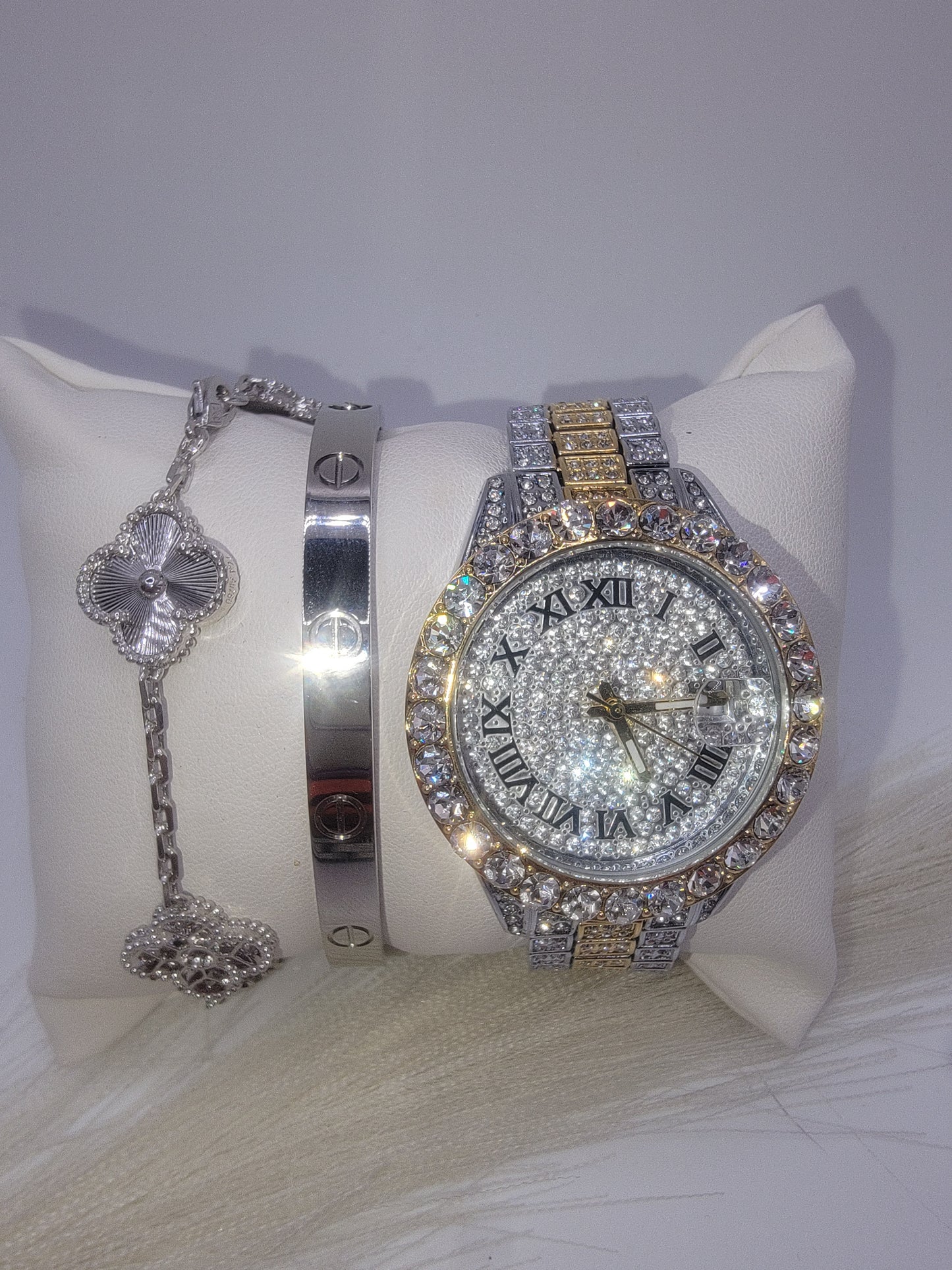 Reloj Silver con Oro Adimantado Vidrio Real Alta Calidad