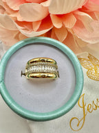 Anillo con vidrio encrustado