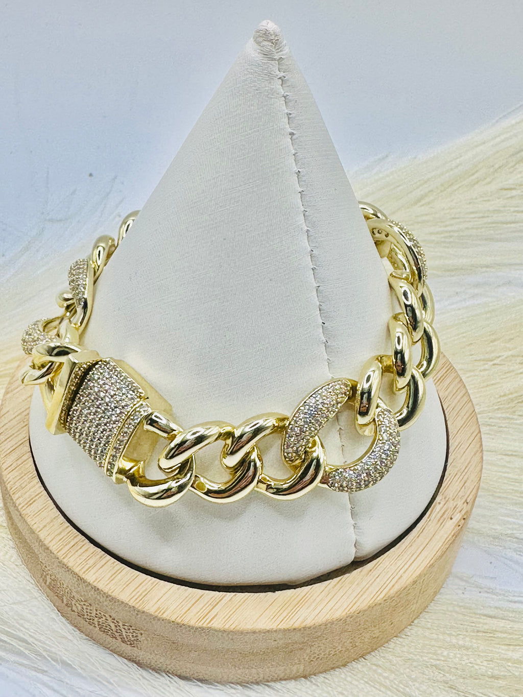 7-inch Cuban Link Bracelet with Princess Clasp | 14k Gold Plated