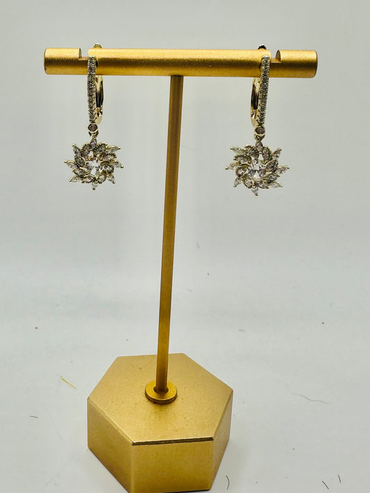 Aretes caídos de Flor 14k