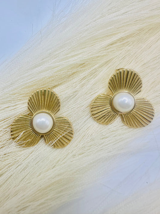 Aretes de Flor con Perla | 14k