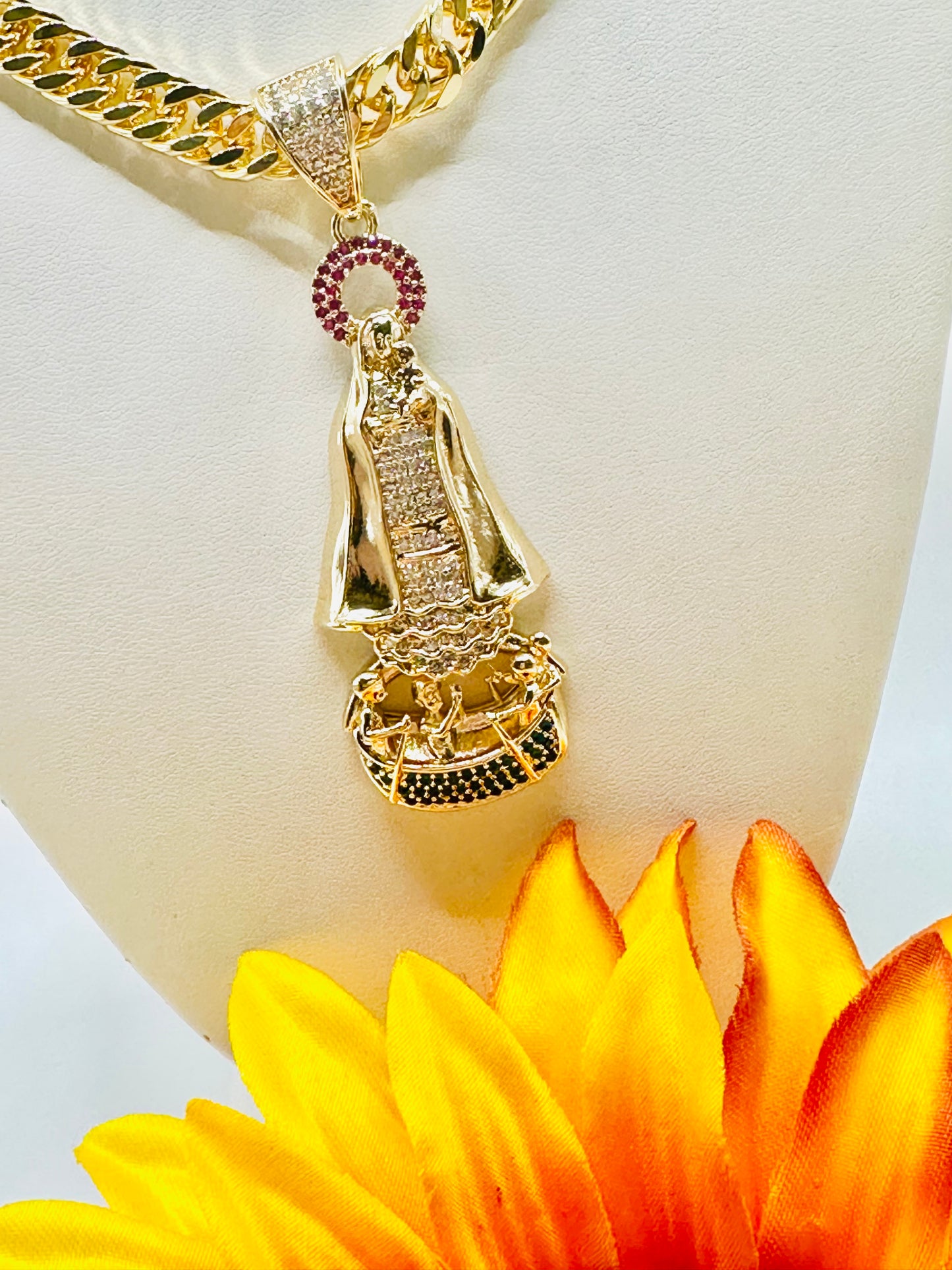 Cadena con la Virgen de la Caridad del Cobre Oshun | Cadena Española de 18inch