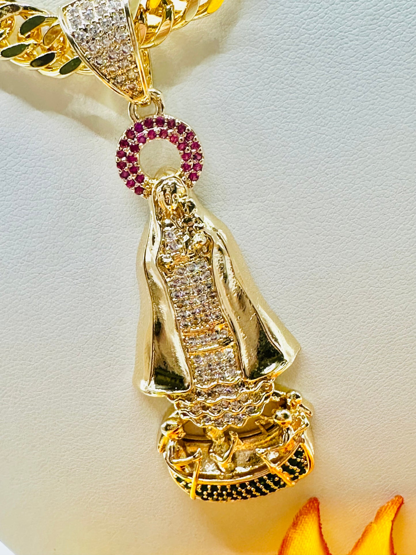 Cadena con la Virgen de la Caridad del Cobre Oshun | Cadena Española de 18inch