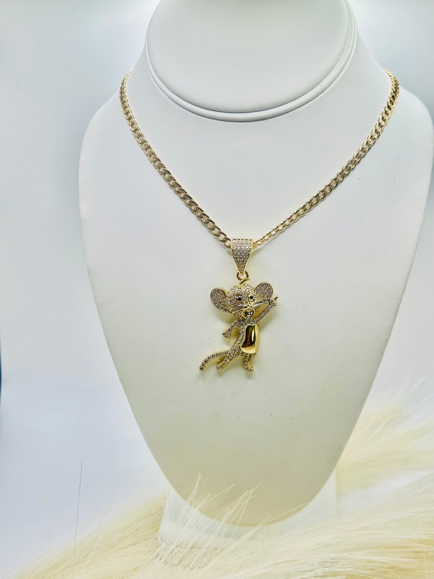 Cubana Adimantada con dije de Ratón | Laminado de Oro 14k
