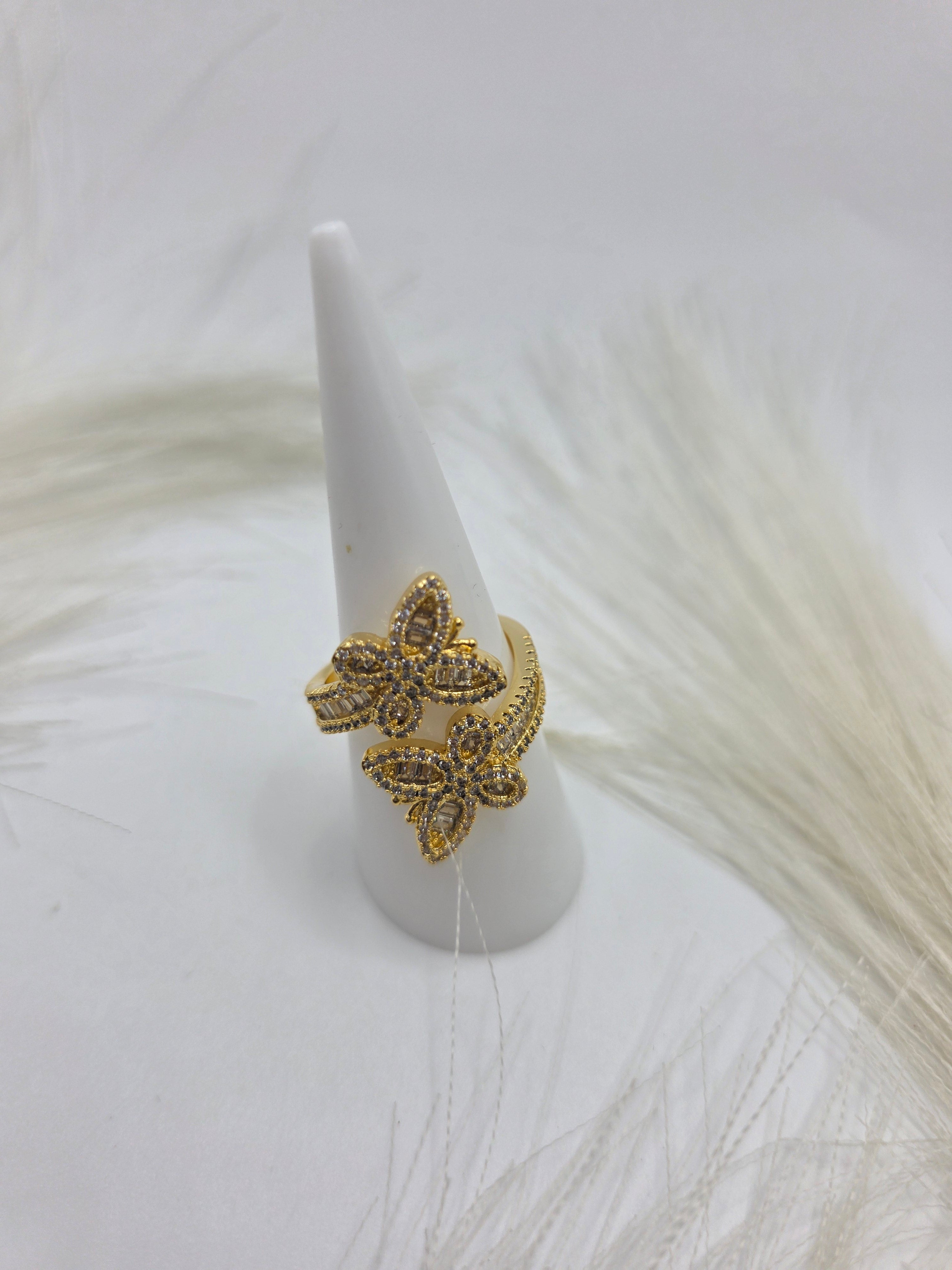 Anillo de Mariposa en Vidrio Picado