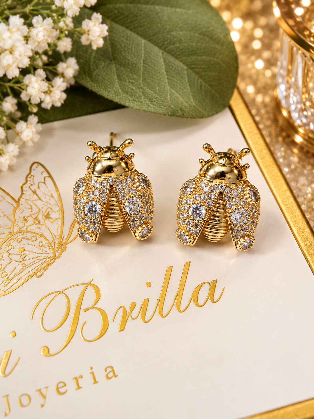 Mini Aretes coquito blanco