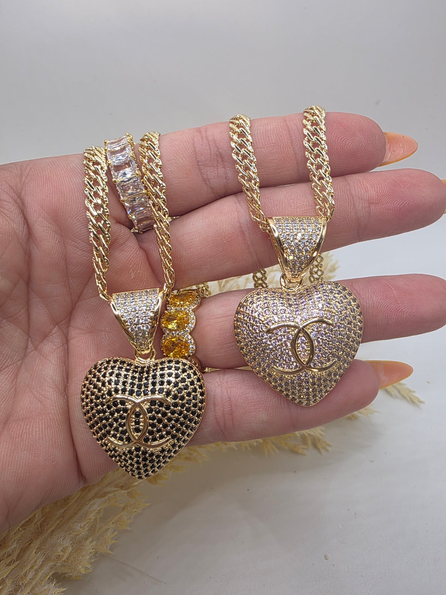 Cadena Española de 18inch con Corazon chanel