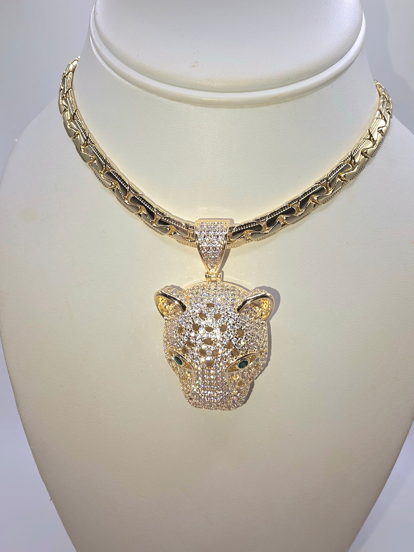 Panther on 18-inch Chain