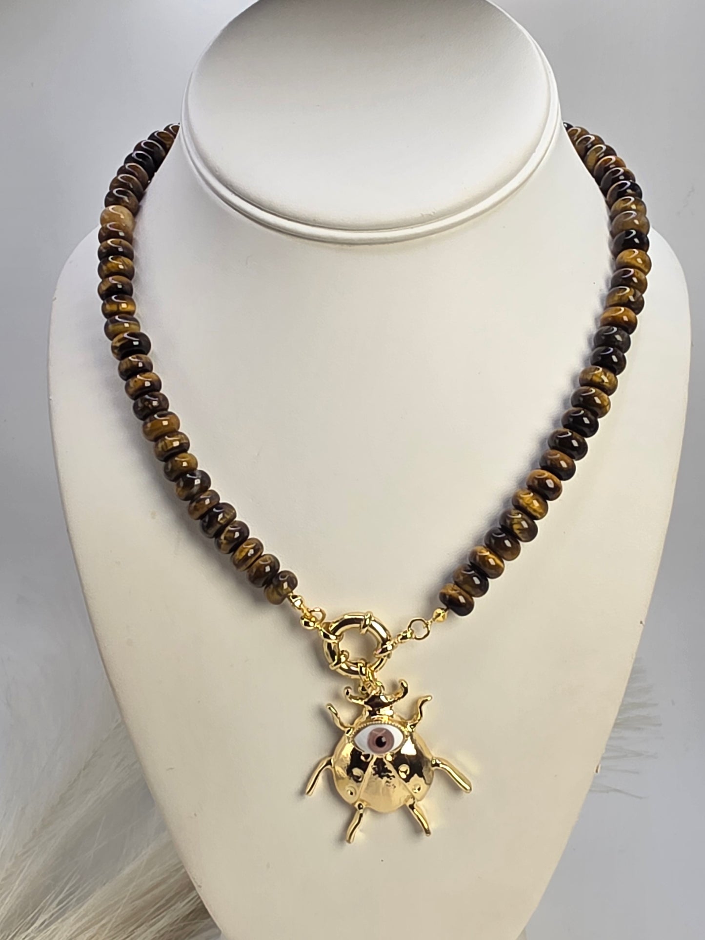 Jade choker with coconut and evil eye, size 18 inches