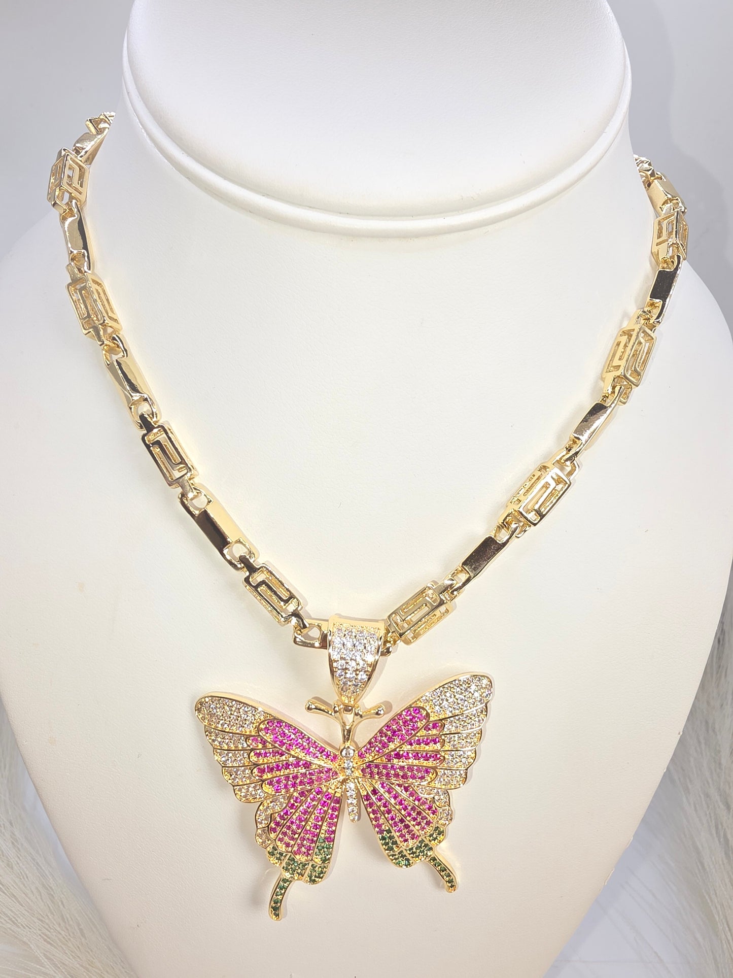 22-inch Fendy chain butterfly