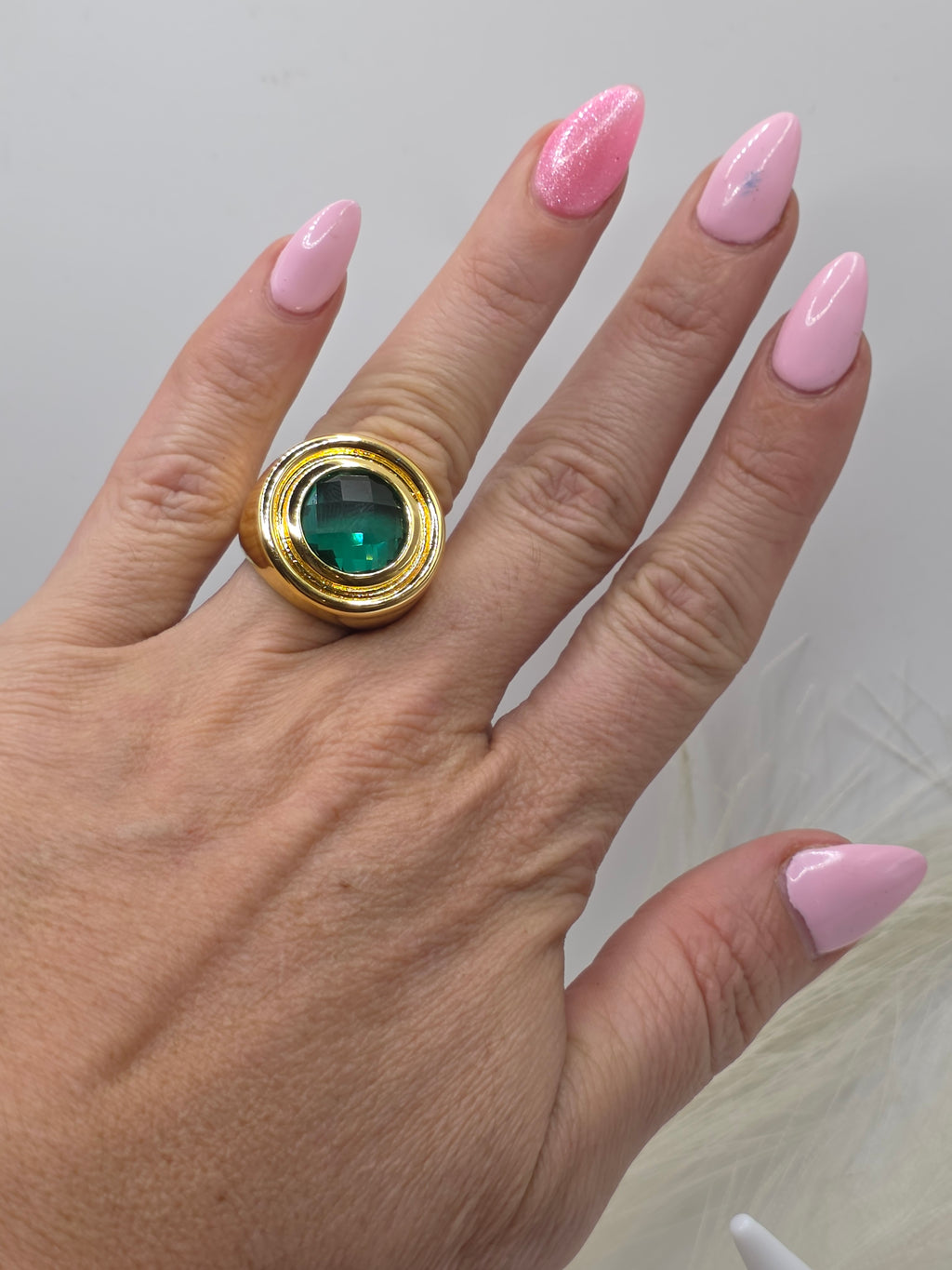 Anillo Grande Efera Color: Rojo,  Oscuro, verde
