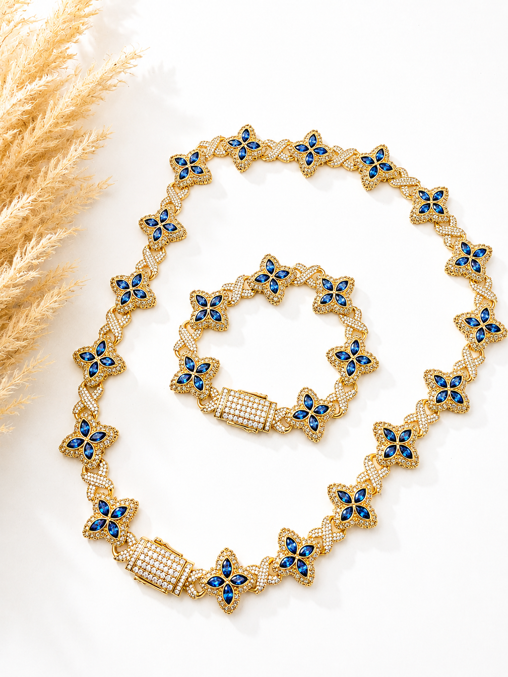 Gargantilla Flor Lv Brillando tu cuello en Azul Cielo
