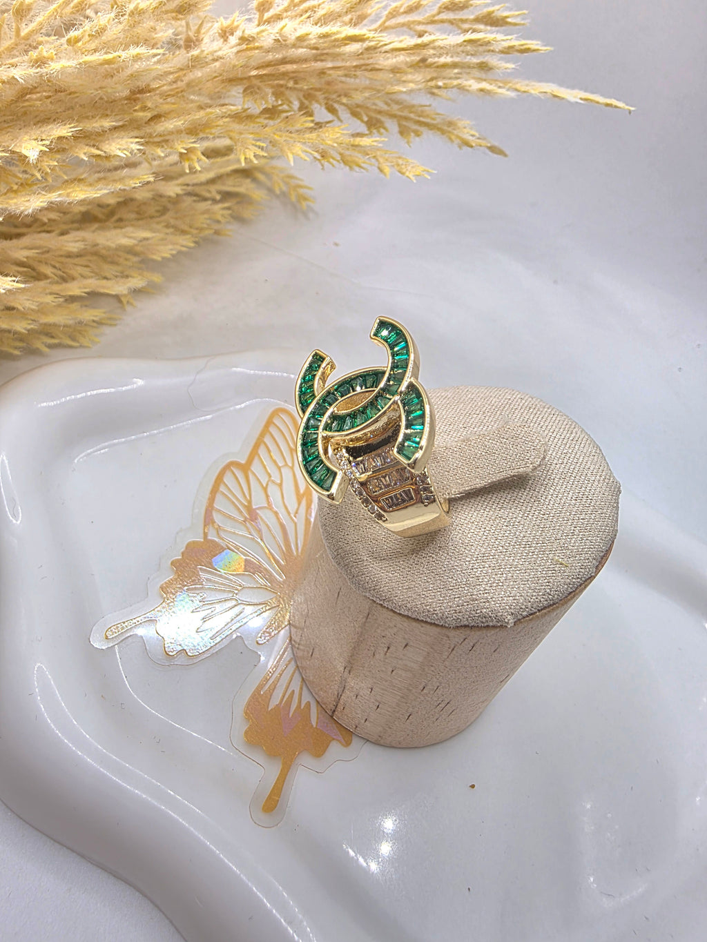 CC Ring in green glass