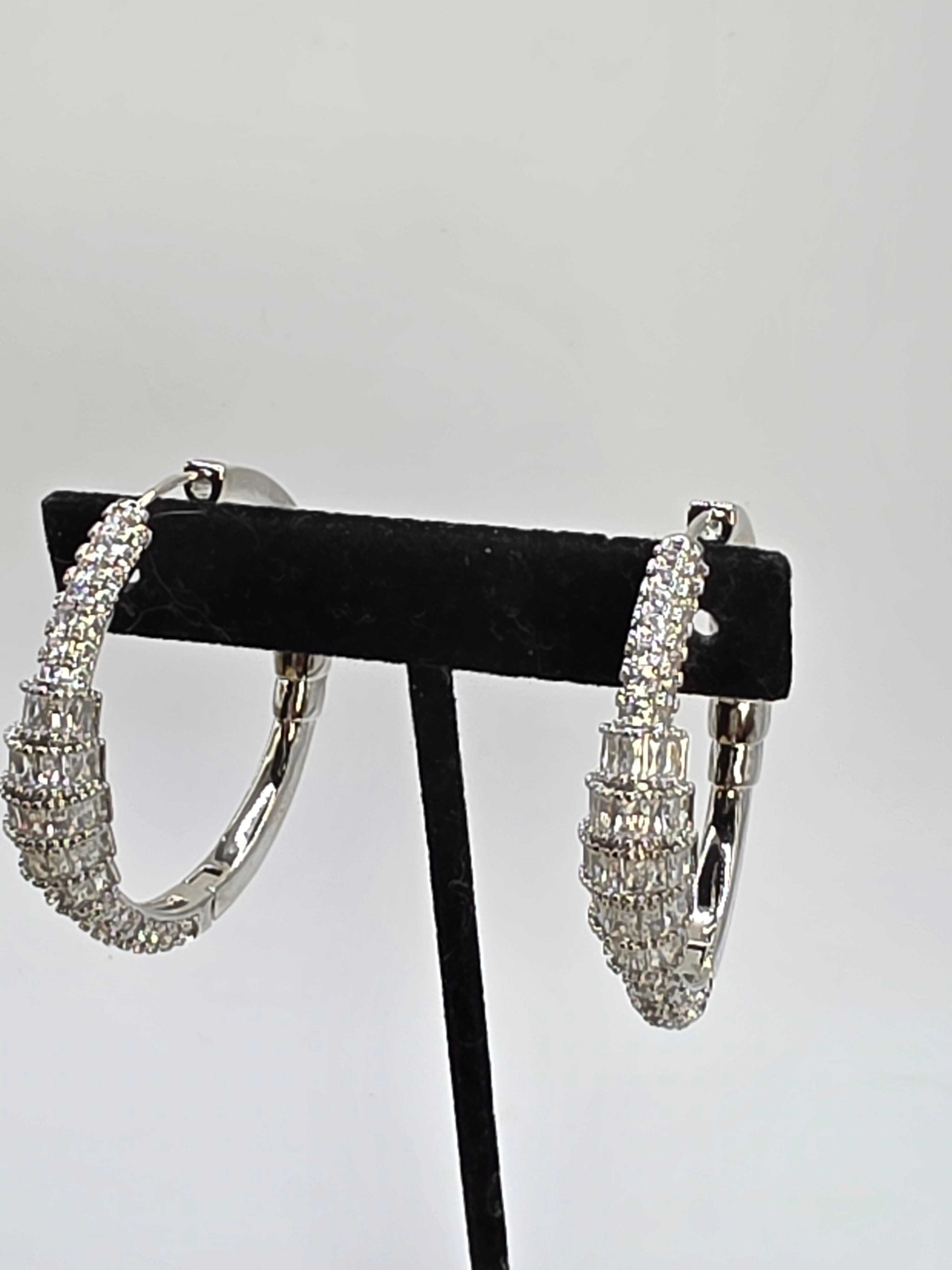 Aretes de 35 mm en Vidrio real Color: Silver y Gold