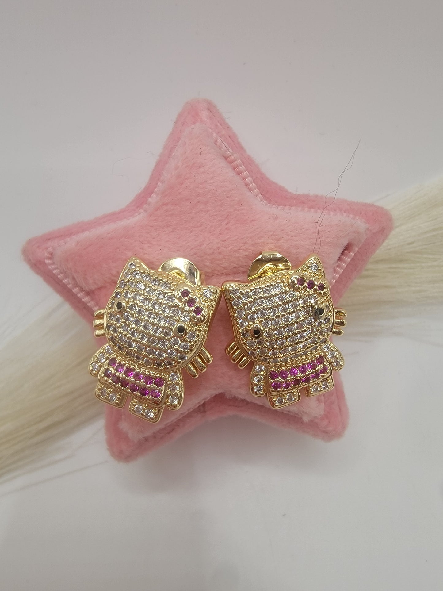 Aretes de Hello Ketty