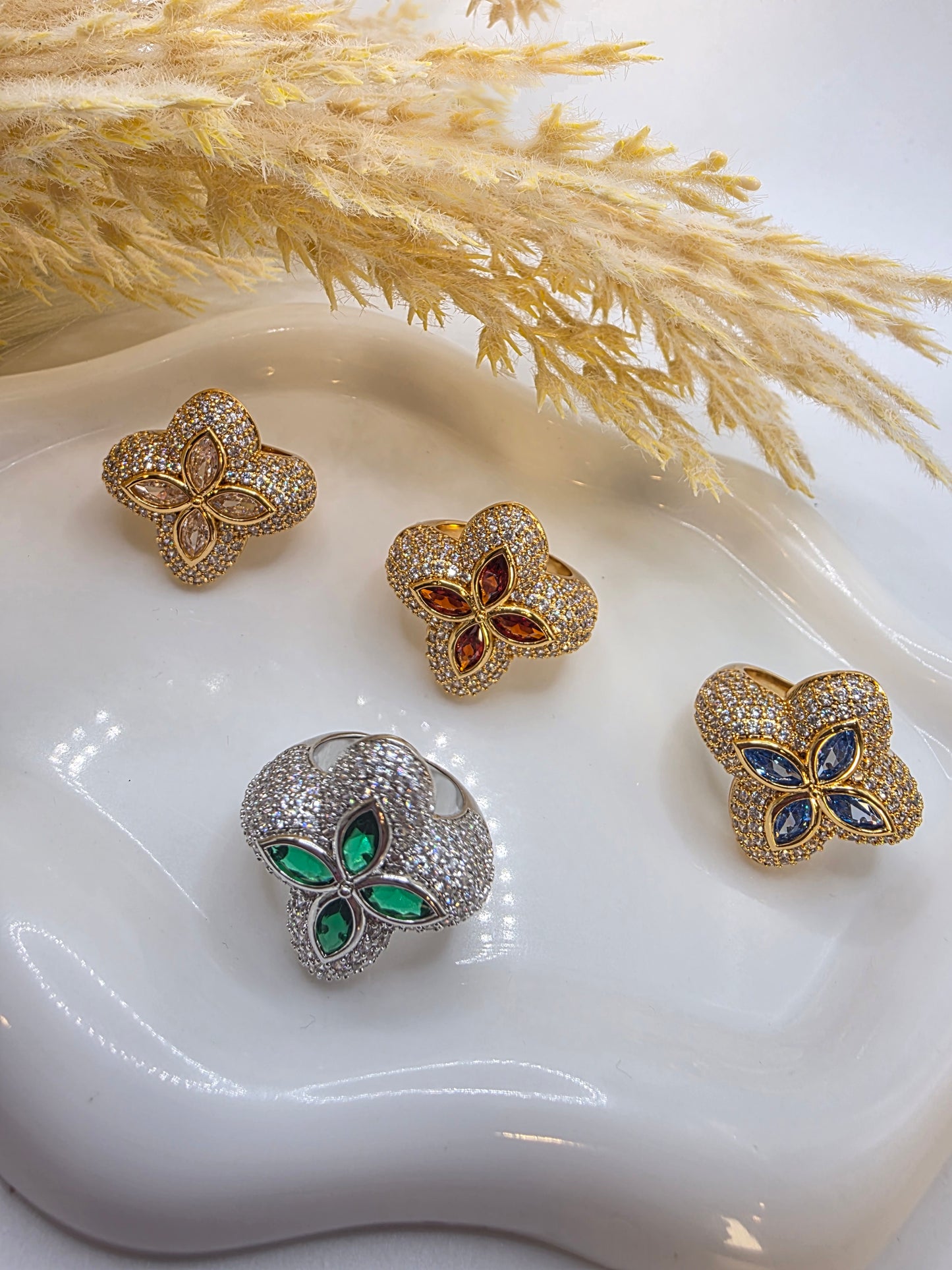 Anillos Vidrio de Flor de LV