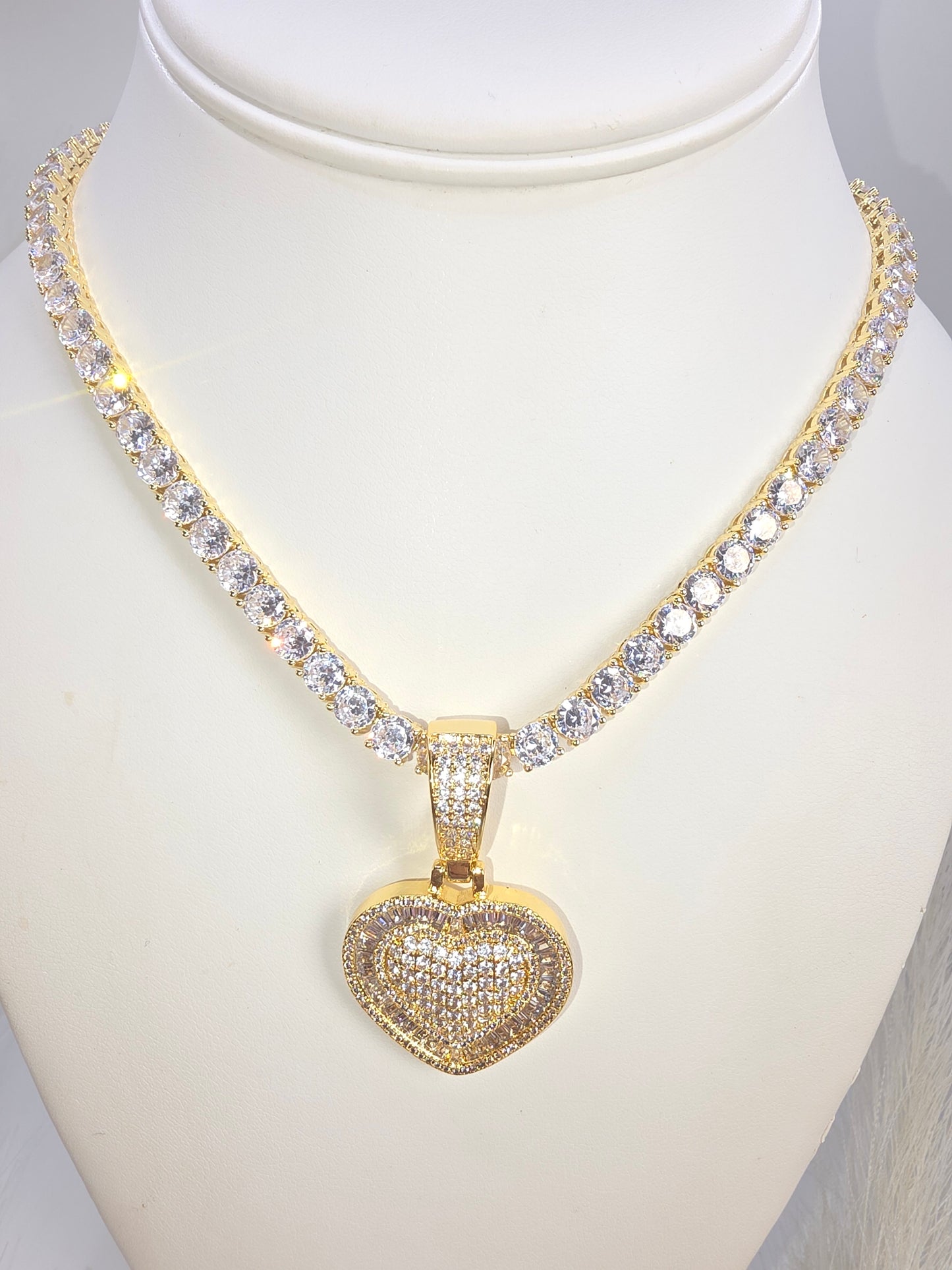 Ice Tennis Shoes, Crushed Glass, 16 inch, with Heart / 14k Gold Plated