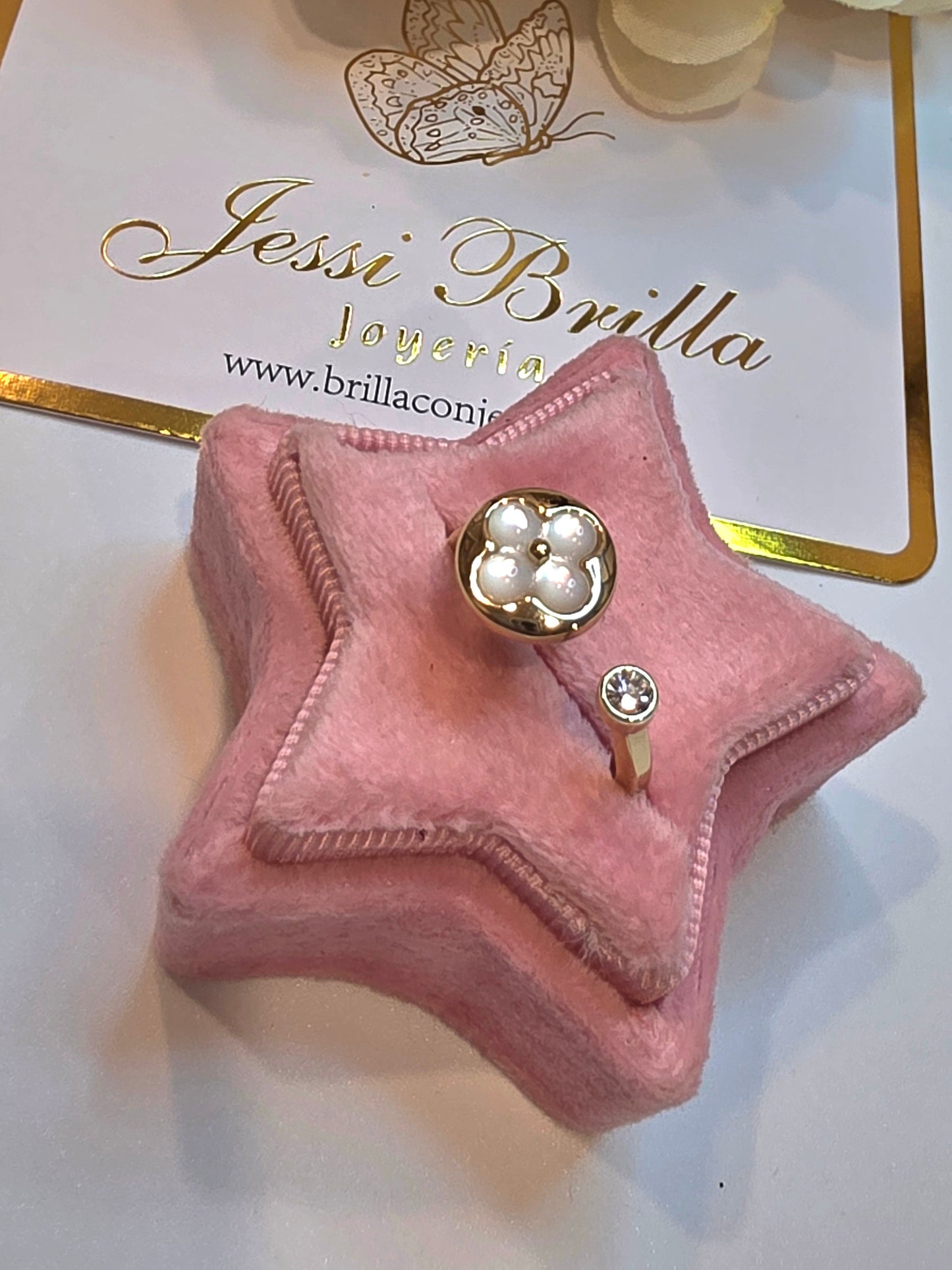 Anillo Trebol LV Blanco ajustable