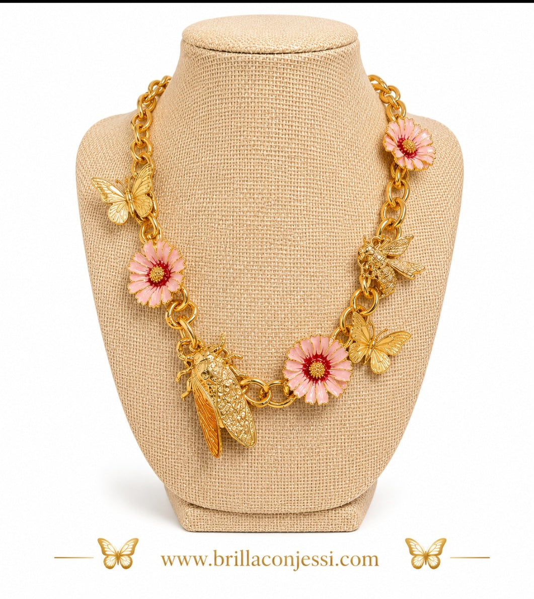 Las flores y mariposa en tu cuello ajustable