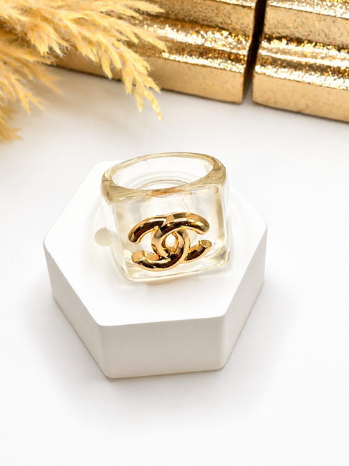 Anillo CC Transparente Elegante-  Size 7
