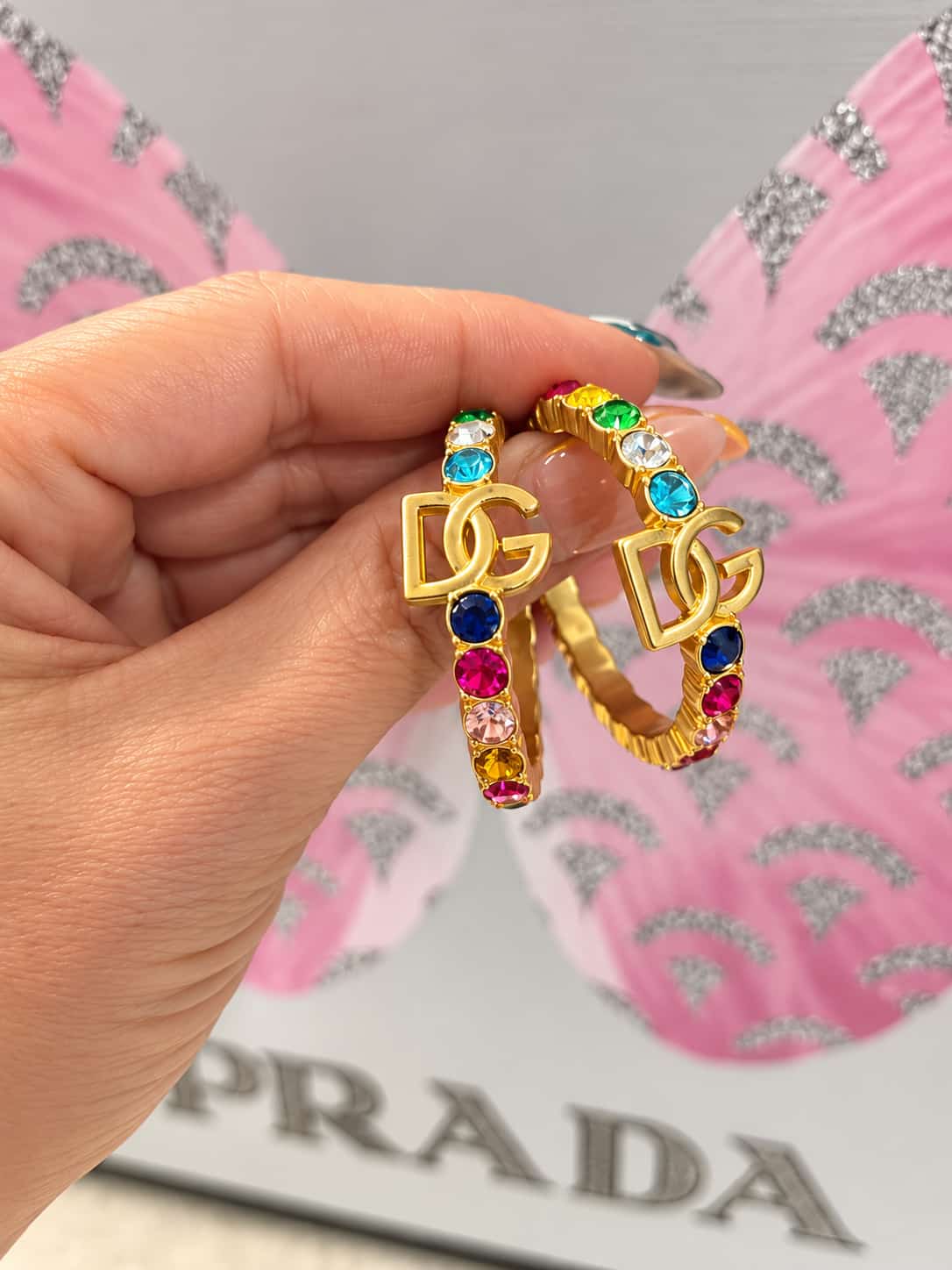 ARETES INSPIRADOS EN DISEÑADOS